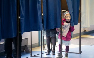 Prof. Czaputowicz: wybór Macrona na prezydenta jest bezpieczniejszy dla Polski