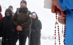 Rozbudzenie niechęci do Rosjan czy muzułmanów? "Die Welt" broni polskiej akcji "Różaniec do granic"