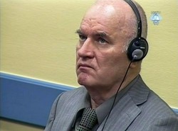 Zbrodniarz pokłócił się ze współwięźniami! "Wygłasza godzinne monologi"