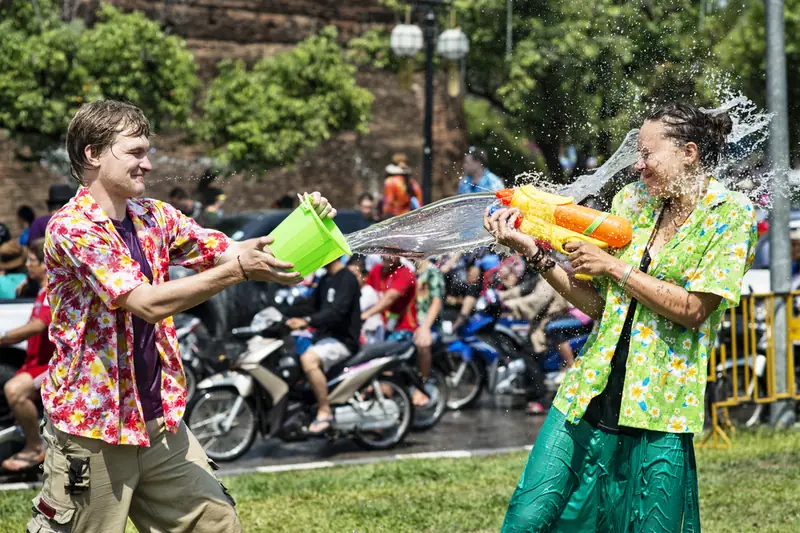 Zapas wody pitnej na festiwalu przydaje się nie tylko do picia