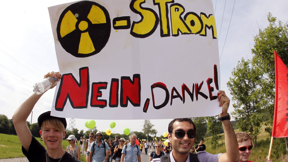 Do 20 tys. ludzi protestowało przeciwko energii atomowej w kantonie Argowia, gdzie w gminie Doettingen znajduje się najstarsza w Szwajcarii elektrownia atomowa Beznau. Był to największy protest tego typu od 25 lat.