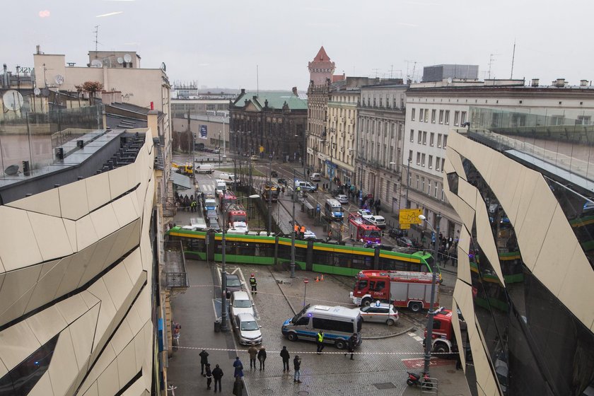 Tramwaj wbił się w sklep