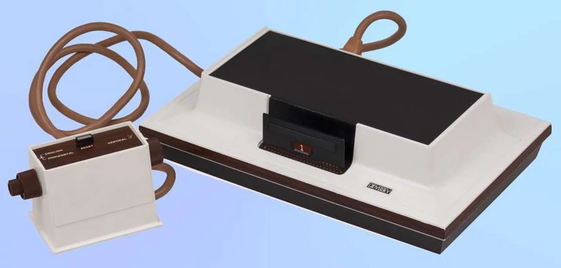 Magnavox Odyssey bardziej przypominała z wyglądu urządzenie służące do podtrzymywania życia niż konsolę do gier