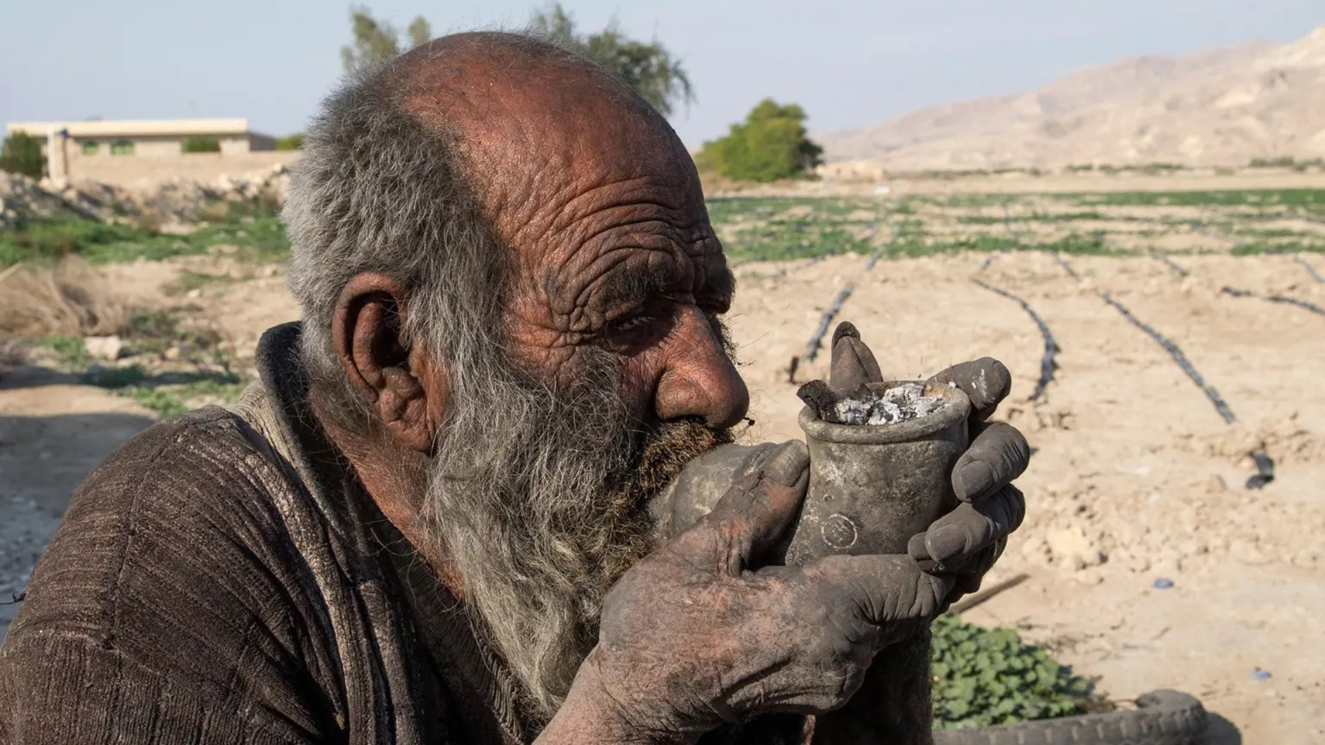 L’homme le plus sale du monde est mort après s’être lavé.  Il a dit adieu à l’Hygiène il y a plus de 60 ans