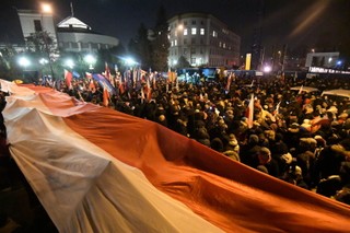 Protest KOD przed Sejmem. Dołączyli posłowie opozycji