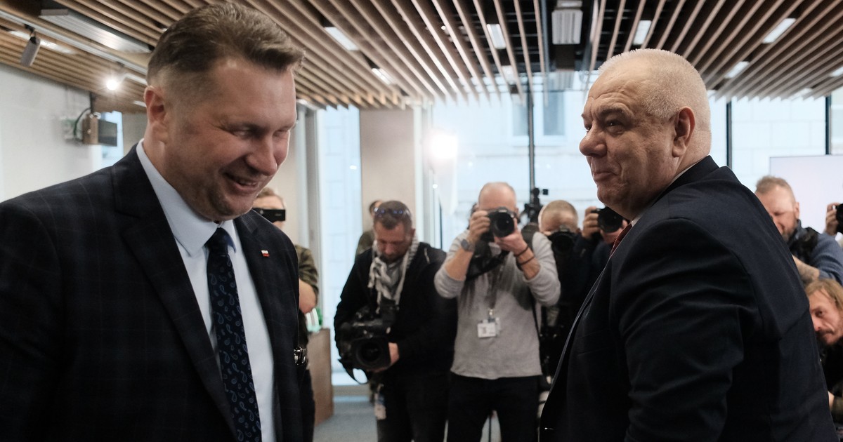 Kulisy narady na Nowogrodzkiej. "Sasin i Czarnek podgryzali Morawieckiego"