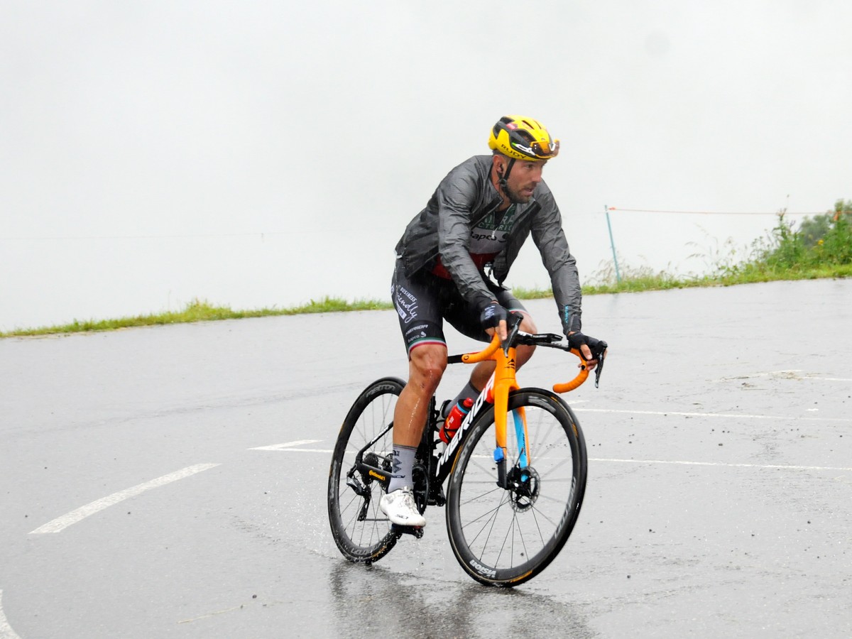 Kolarz Sonny Colbrelli z grupy Bahrain Victorious podczas tegorocznego TdF