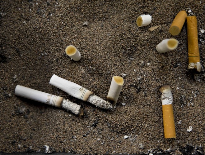 Ilość wypalanych w ciągu roku papierosów w przeliczeniu na jednego mieszkańca Grecji wynosi 2 795. To trzeci najwyższy wynik na świecie. Dla przykładu, w Indiach „konsumpcja” papierosów per capita wynosi około 97.