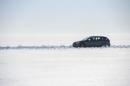 17 km adrenaliny. w estonii ruszyła najdłuższa droga lodowa