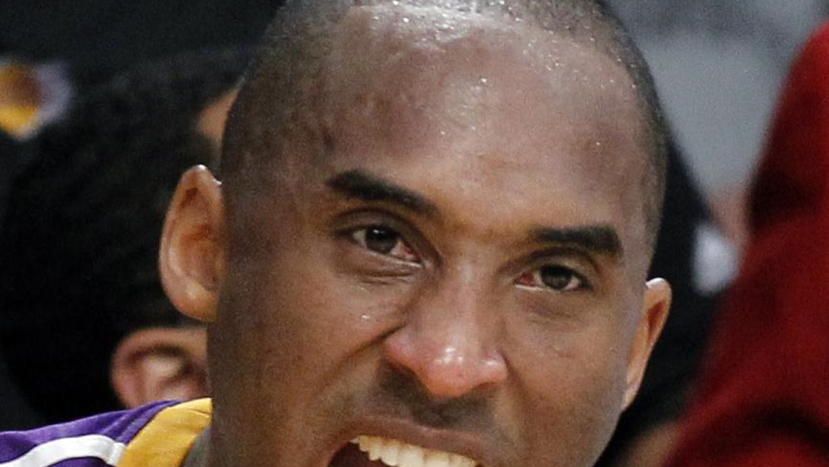 Kobe Bryant, gwiazdor NBA i Los Angeles Lakers, napytał sobie biedy w kościele. Słynny koszykarz rzucił się na mężczyznę z telefonem komórkowym.
