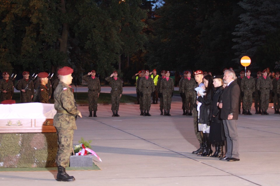 WARSZAWA SAMOLOT TRUMNA ŻOŁNIERZ MIŁOSZ GÓRKA