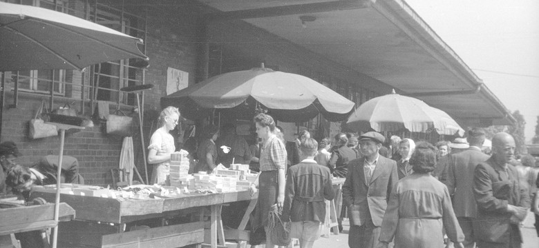 PRL bez Google'a. QUIZ zdradzi, ile tak naprawdę wiesz o codzienności w PRL-u