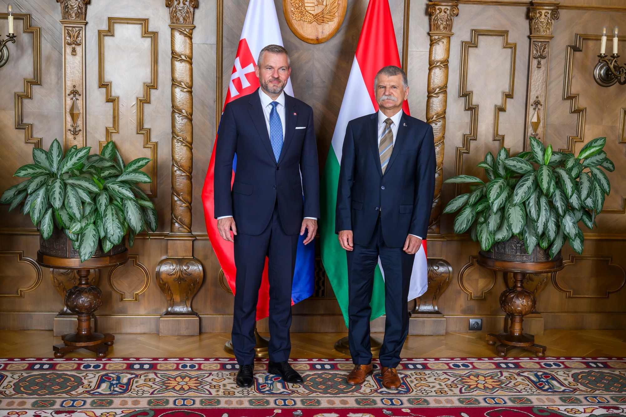 Predseda maďarského parlamentu László Kövér a prezident SR Peter Pellegrini.