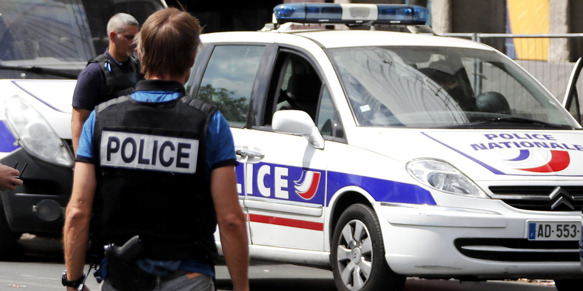 Zatrzymano mężczyznę w irańskiej ambasadzie w Paryżu. Groził, że się wysadzi.