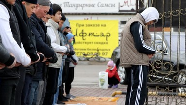 Narasta islamizacja edukacji w Kirgistanie. Niepokój w społeczeństwie