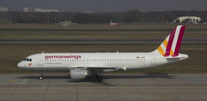 Przed startem samolotu Germanwings, pilot rozmawiał z pasażerami