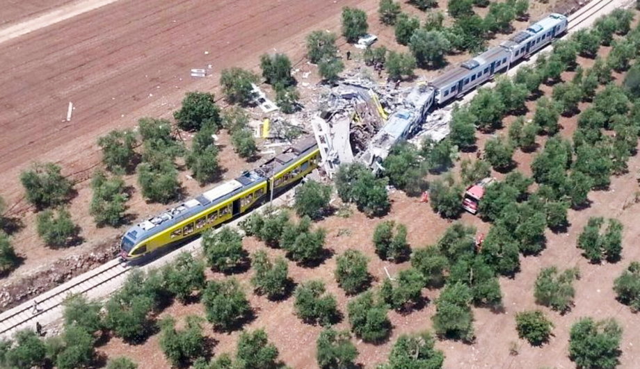 Czołowe zderzenie dwóch pociągów niedaleko Bari we Włoszech