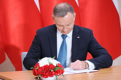 Pierwsze posiedzenia Sejmu i Senatu. Prezydent podpisał postanowienia