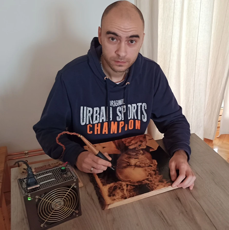 Ivan Đurić, pirograf iz Užica oslikao portrete Zlatana Ibrahimovića