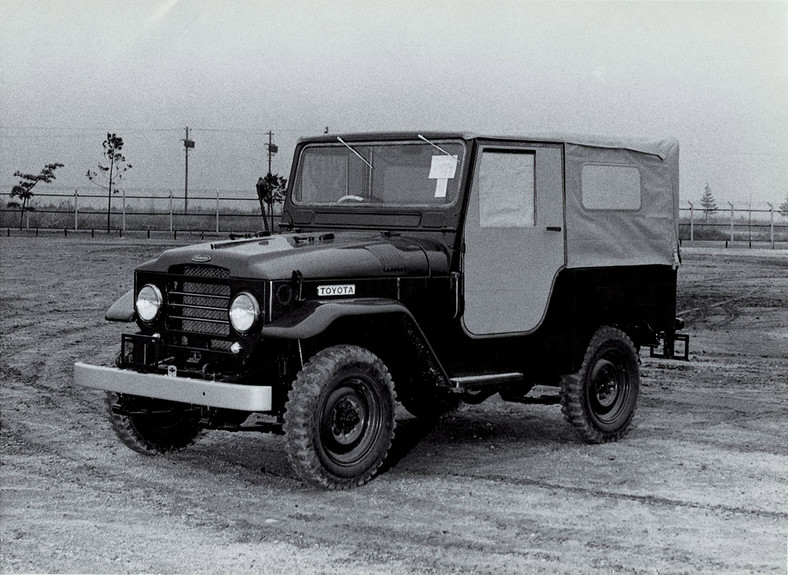 Historia Toyoty Land Cruiser: klasyk z Kraju Kwitnącej Wiśni