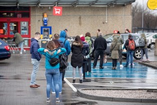 Zakupy w czasie pandemii koronawirusa. W sklepach może zabraknąć pracowników