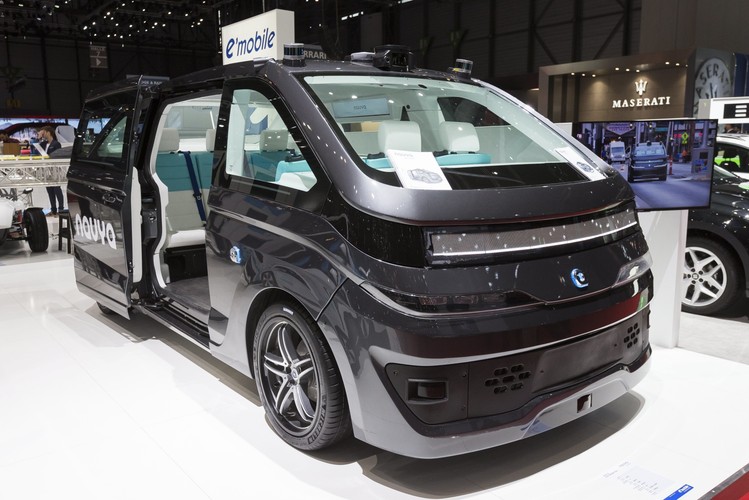 Autonomiczna taksówka o napiędzie elektrycznym Navya