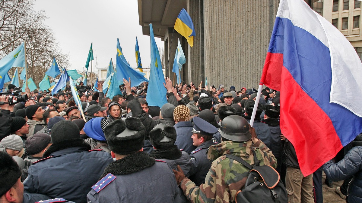 Ukraina pilnie zwróci się do organizacji międzynarodowych z prośbą o pomoc w wyśledzeniu kont bankowych i aktywów obalonego prezydenta Wiktora Janukowycza i jego doradców - poinformował dzisiaj p. o. prokuratora generalnego Ołeh Machnicki.