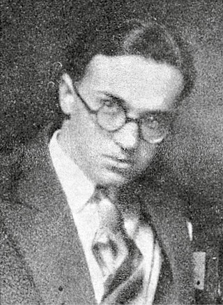 Władysław Szlengel, warszawiak, żydowski poeta i dziennikarz,  w czasie powstania  w getcie ukrywał się  w bunkrze przy  ul. Świętojerskiej. Znaleziony przez Niemców, został rozstrzelany  8 maja 1943 r.