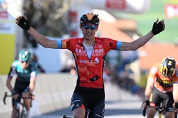 Dylan Teuns triumfatorem pierwszego etapu wyścigu Tour de Romandie