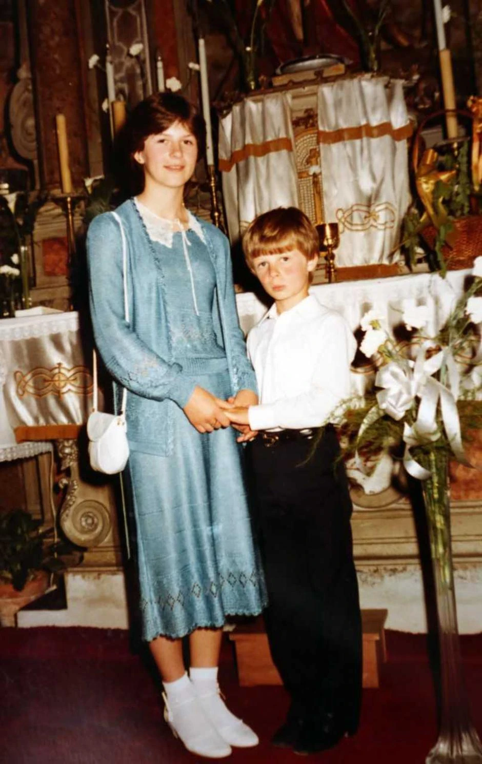 Kolinda i brat Branko u crkvi