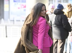 Anna Mucha dumnie prezentowała siwe włosy przed studiem DDTVN - podzieliła tym internautów