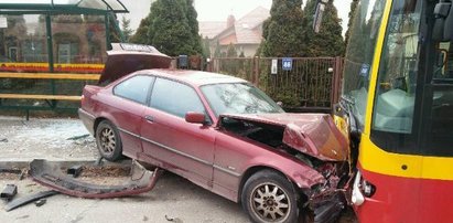 Pijany w bmw zderzył się czołowo z autobusem