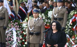 Morawieccy walczyli z komunizmem? "Kornel nie pił wódki z Kiszczakiem"