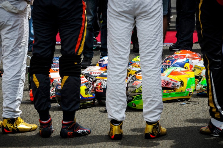 Kierowcy Formuły 1 minutą ciszy uczcili pamięć Julesa Bianchiego