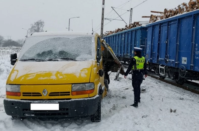 Wypadek na przejeździe w Pieczyskach