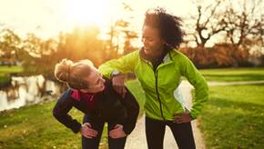 Beliebte Laufjacken für Damen im Vergleich