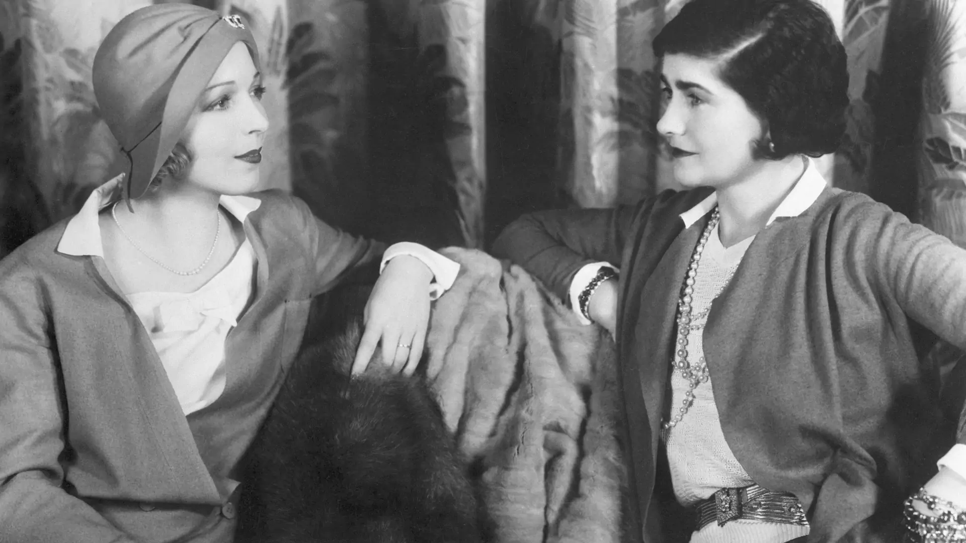 Nie przyjaźniła się z kobietami, ale one kochały jej stroje. Jaka była Coco Chanel?