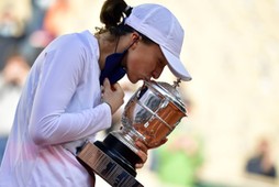 Iga Świątek wygrała finał French Open na kortach Rolanda Garrosa