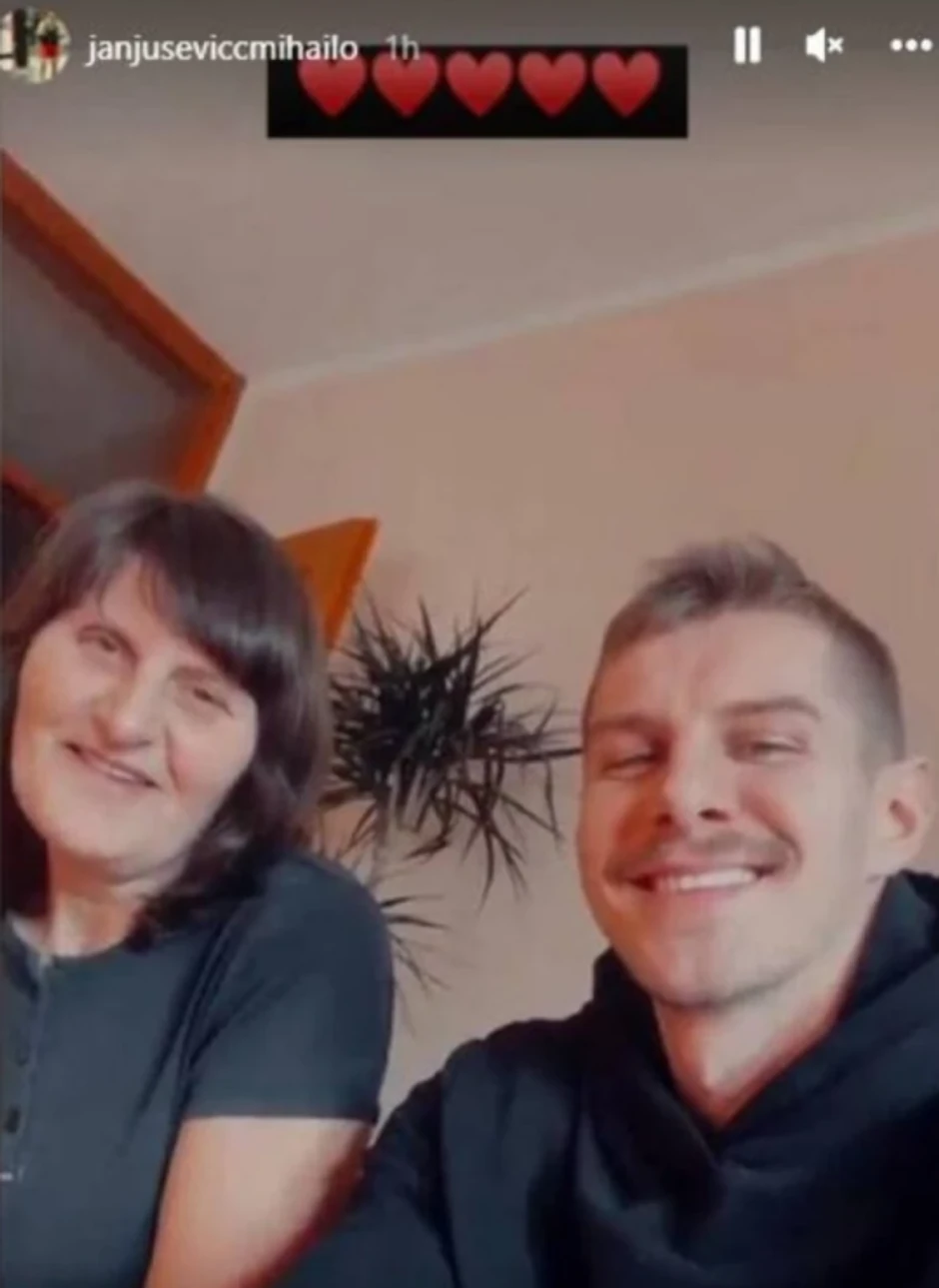 Mihailo Janjušević sa majkom