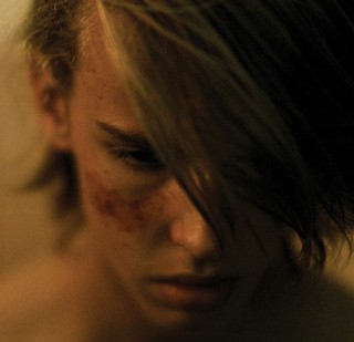 „Violet”, czyli odarcie z młodzieńczych złudzeń