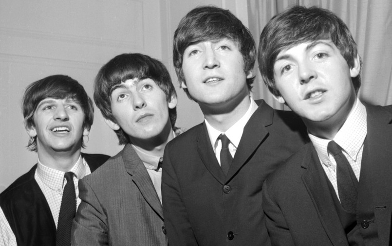 Na pewno dobrze pod choinką sprawdzi się opasły zestaw The Beatles "1+". To rozszerzone wydawnictwo z 2001 roku. Teraz oprócz 27 singli z pierwszych miejsc list przebojów The Beatles znalazły się na nim materiały wideo: klipy (niektóre z komentarzami Paula McCartneya i Ringo Starra) czy występy w tv. Dołożono także ponad 120-stronicową książeczkę.