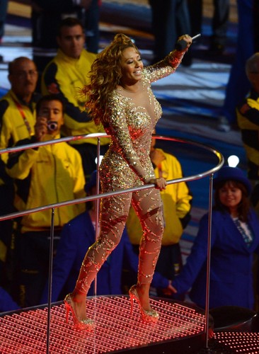 Melanie Brown podczas ceremonii zamknięcia Olimpiady w Londynie
