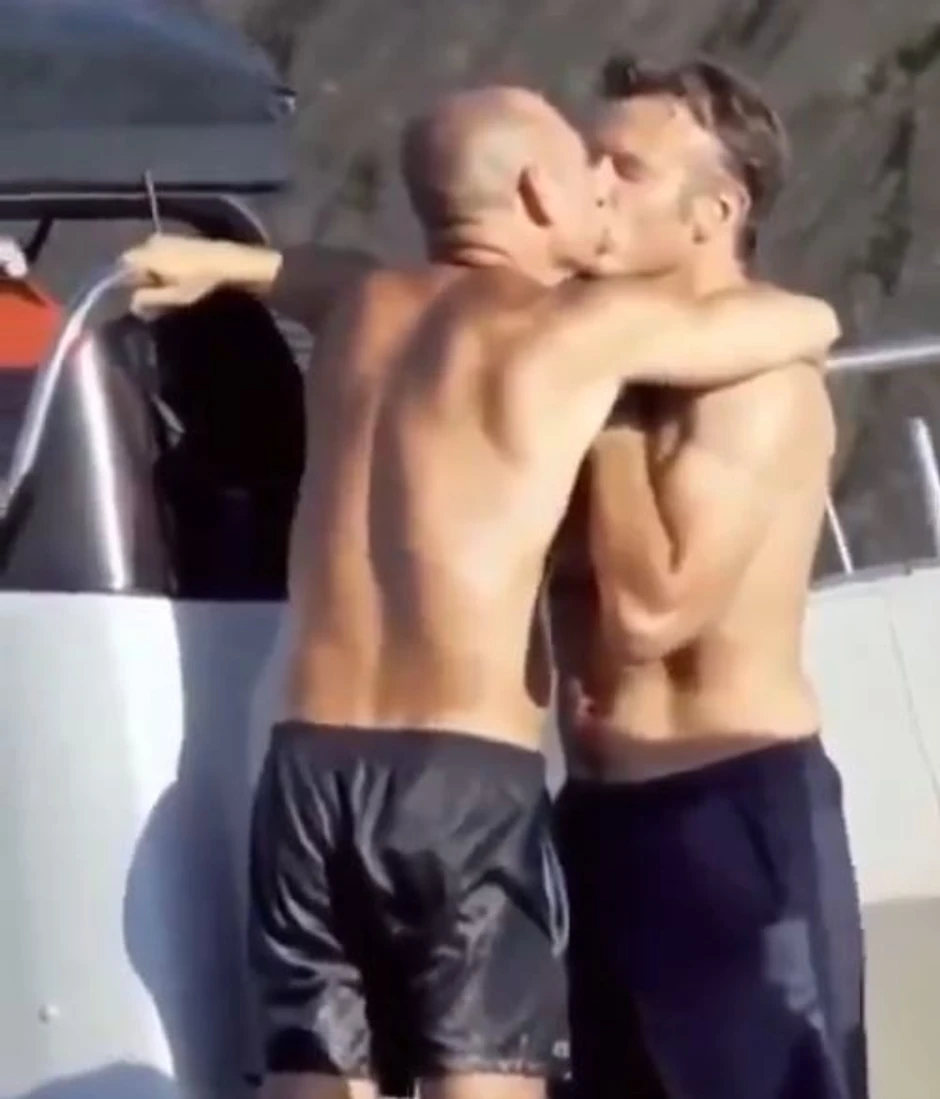 Makron ljubi drugog muškarca na jahti zahvaljuči veštačkoj inteligeniciji