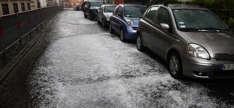 Potężne burze nad Polską. "Zgłoszenia napływają lawinowo"