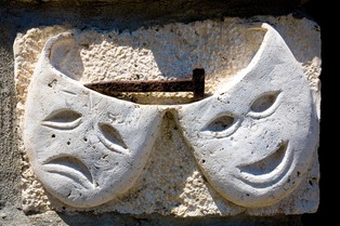 Polskie gminy oszczędzają na kulturze. To ostatnia pozycja samorządowych budżetów