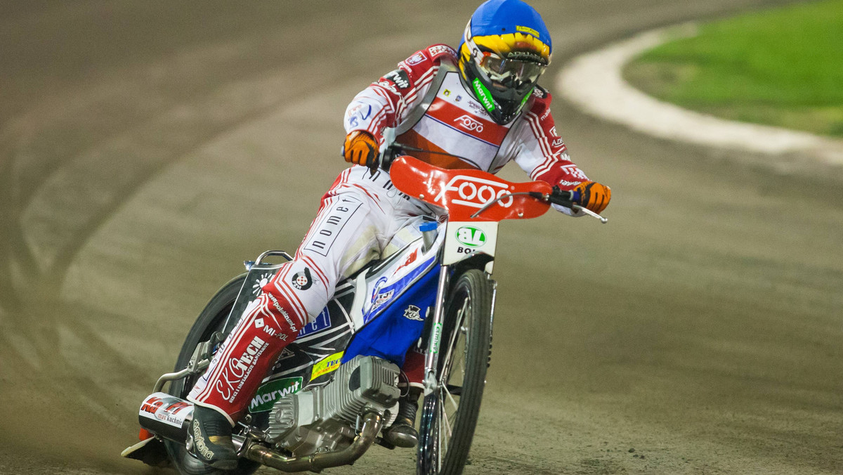 Bardzo pechowo dla Adriana Miedzińskiego zakończył się poniedziałkowe spotkanie Elite League, pomiędzy Swindon Robins a Poole Pirates. Polski zawodnik doznał w nim poważnej kontuzji palców.