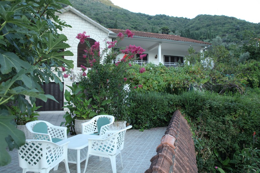 Kuća Nede Ukraden na moru