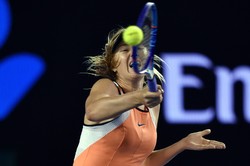 Australian Open: Szarapowa w 4. rundzie, porażka Vinci. Odwołane mecze z powodu deszczu