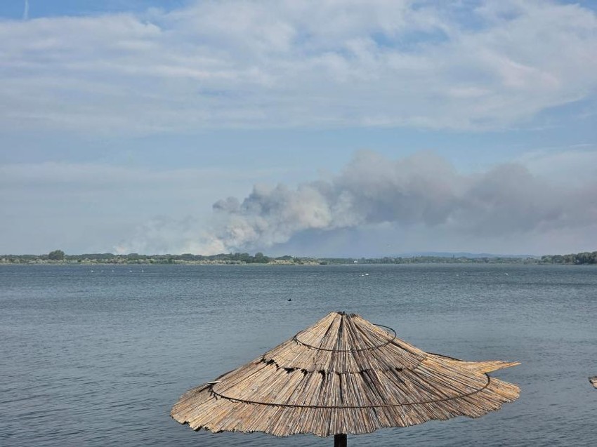 Požar u Deliblatskoj peščari snimljen sa Rama