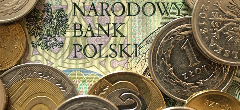 Rząd sięga po pieniądze banków. 2 mld zł ma wpłynąć do kasy państwa
